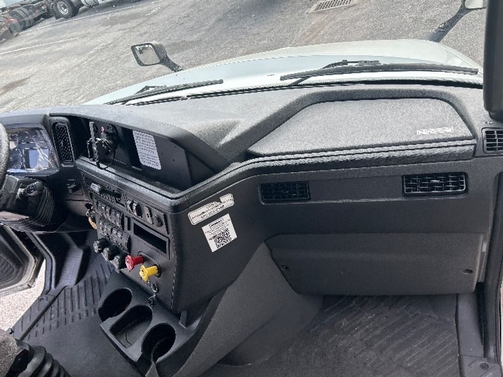 Sleeper Tractor-Heavy Duty Tractors-International-2023-LT625-Jacksonville-FL-723,053\n\t\tmiles-$ 34,750 - Image 14