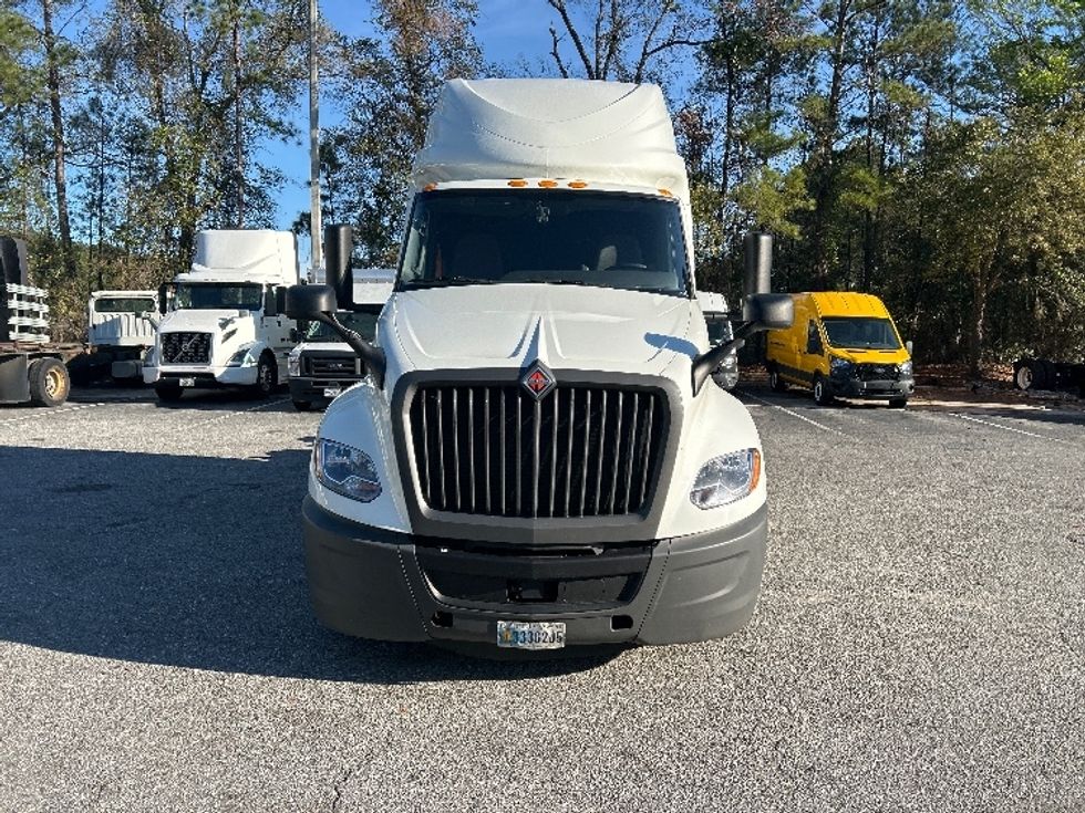 Sleeper Tractor-Heavy Duty Tractors-International-2023-LT625-Jacksonville-FL-723,053\n\t\tmiles-$ 34,750 - Image 2