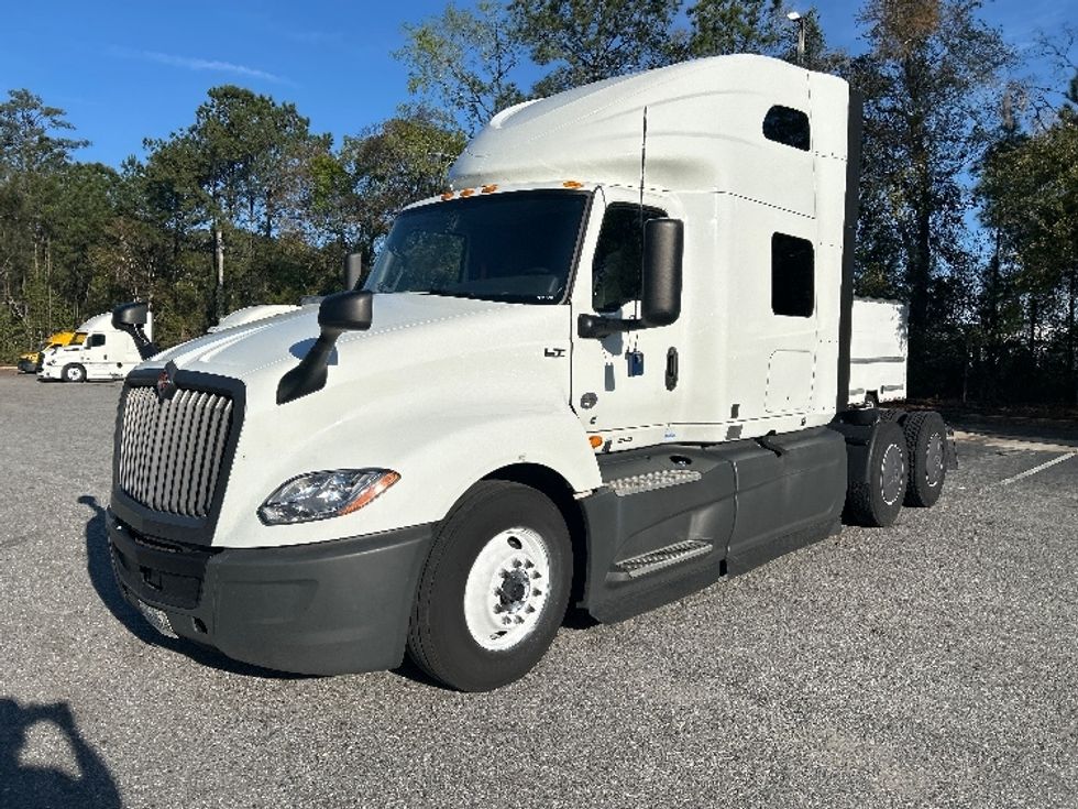 Sleeper Tractor-Heavy Duty Tractors-International-2023-LT625-Jacksonville-FL-723,053\n\t\tmiles-$ 34,750 - Image 3