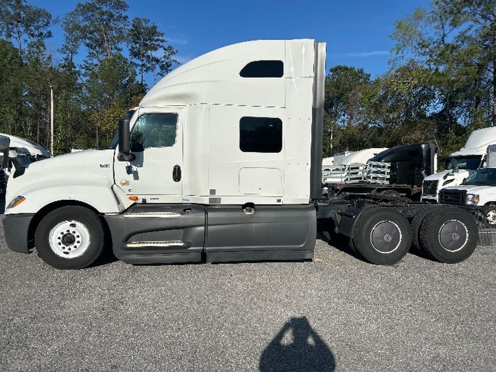 Sleeper Tractor-Heavy Duty Tractors-International-2023-LT625-Jacksonville-FL-723,053\n\t\tmiles-$ 34,750 - Image 4