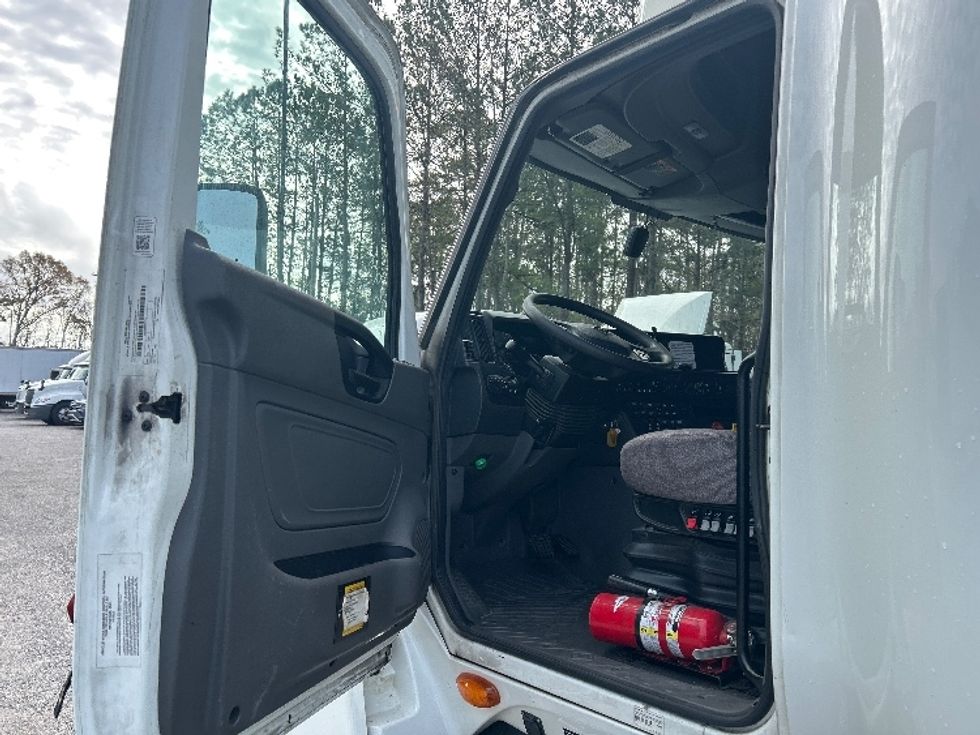 Sleeper Tractor-Heavy Duty Tractors-International-2023-LT625-Jacksonville-FL-723,053\n\t\tmiles-$ 34,750 - Image 9