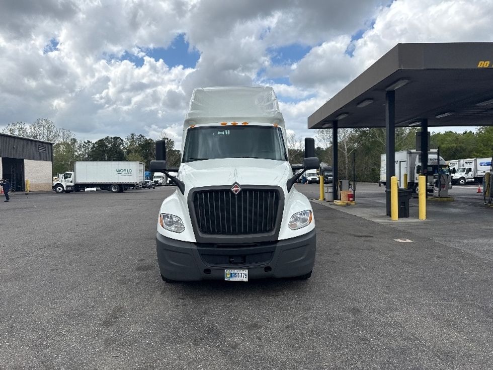 Sleeper Tractor-Heavy Duty Tractors-International-2023-LT625-Jacksonville-FL-729,924\n\t\tmiles-$ 34,000 - Image 2