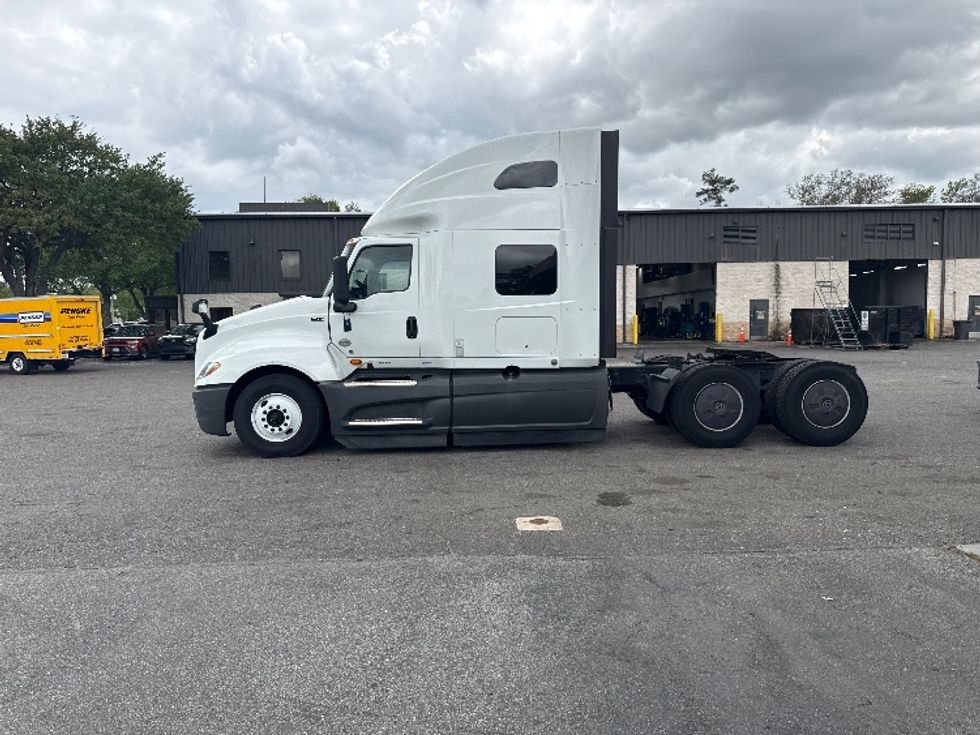 Sleeper Tractor-Heavy Duty Tractors-International-2023-LT625-Jacksonville-FL-729,924\n\t\tmiles-$ 34,000 - Image 4