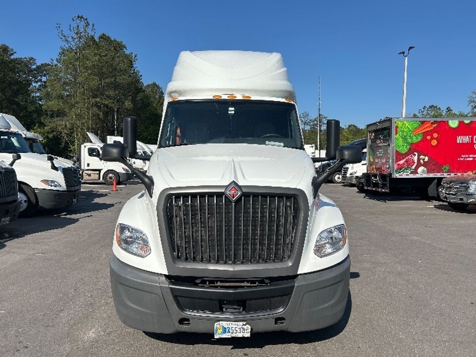 Sleeper Tractor-Heavy Duty Tractors-International-2023-LT625-Jacksonville-FL-747,337\n\t\tmiles-$ 34,000 - Image 2