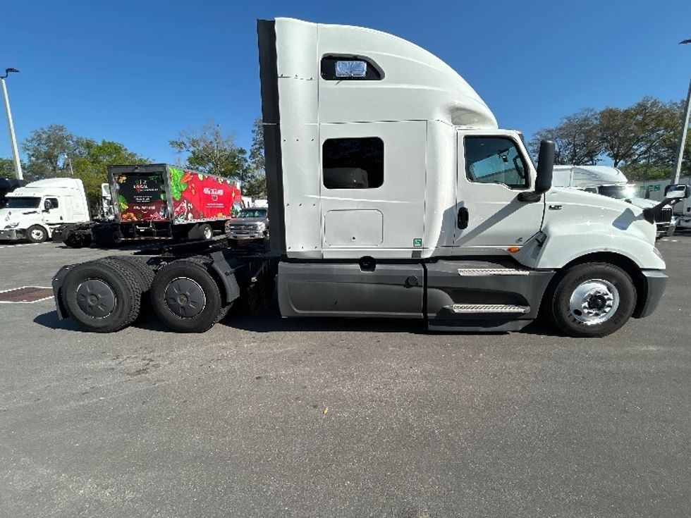 Sleeper Tractor-Heavy Duty Tractors-International-2023-LT625-Jacksonville-FL-747,337\n\t\tmiles-$ 34,000 - Image 8