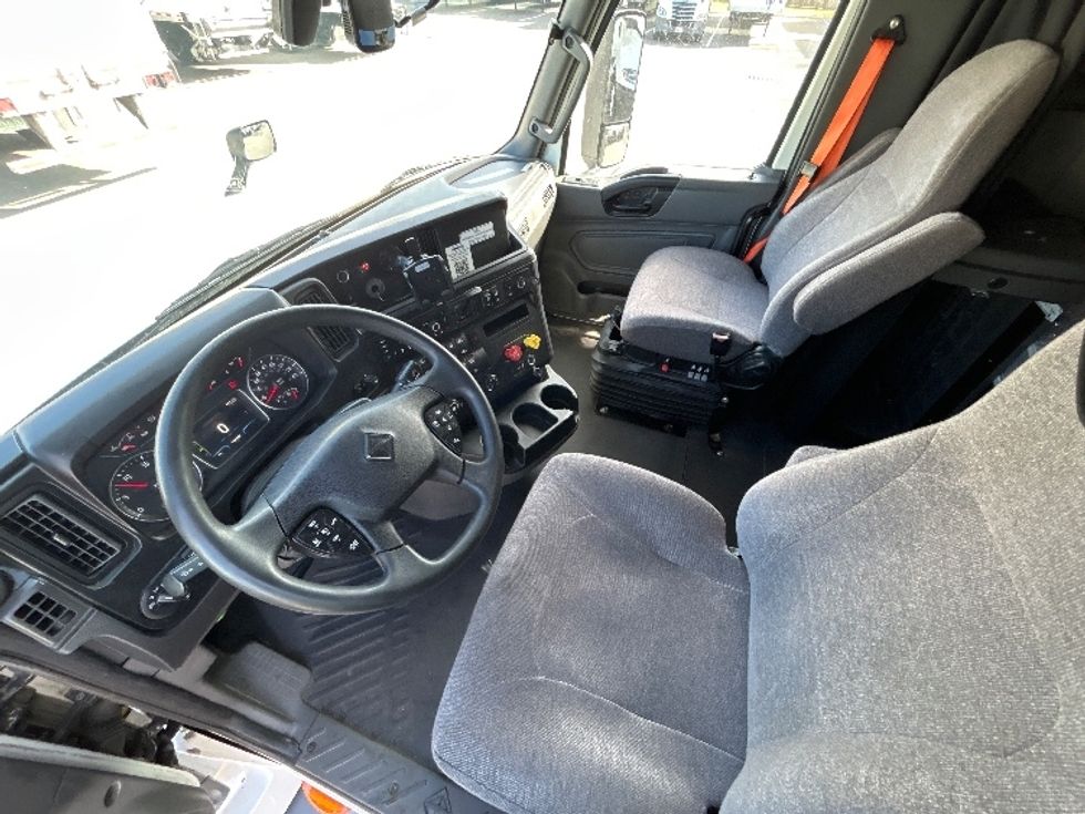 Sleeper Tractor-Heavy Duty Tractors-International-2023-LT625-Jacksonville-FL-750,330\n\t\tmiles-$ 34,000 - Image 10