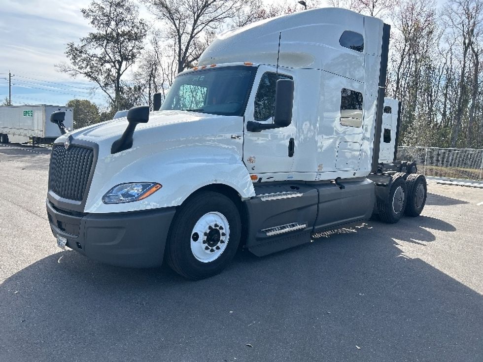 Sleeper Tractor-Heavy Duty Tractors-International-2023-LT625-Jacksonville-FL-750,330\n\t\tmiles-$ 34,000 - Image 3