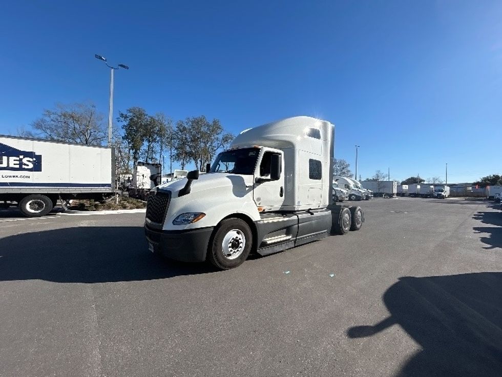 Sleeper Tractor-Heavy Duty Tractors-International-2023-LT625-Jacksonville-FL-760,120\n\t\tmiles-$ 34,000 - Image 1