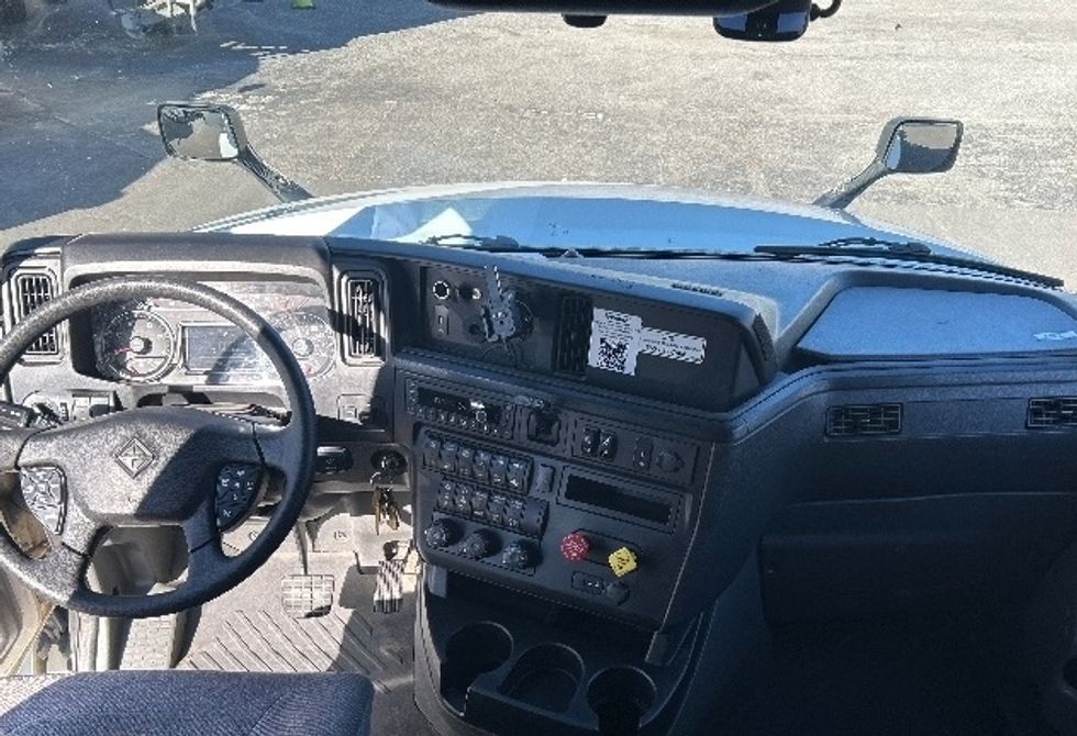 Sleeper Tractor-Heavy Duty Tractors-International-2023-LT625-Jacksonville-FL-760,120\n\t\tmiles-$ 34,000 - Image 12