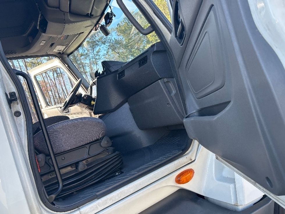 Sleeper Tractor-Heavy Duty Tractors-International-2023-LT625-Jacksonville-FL-760,120\n\t\tmiles-$ 34,000 - Image 13