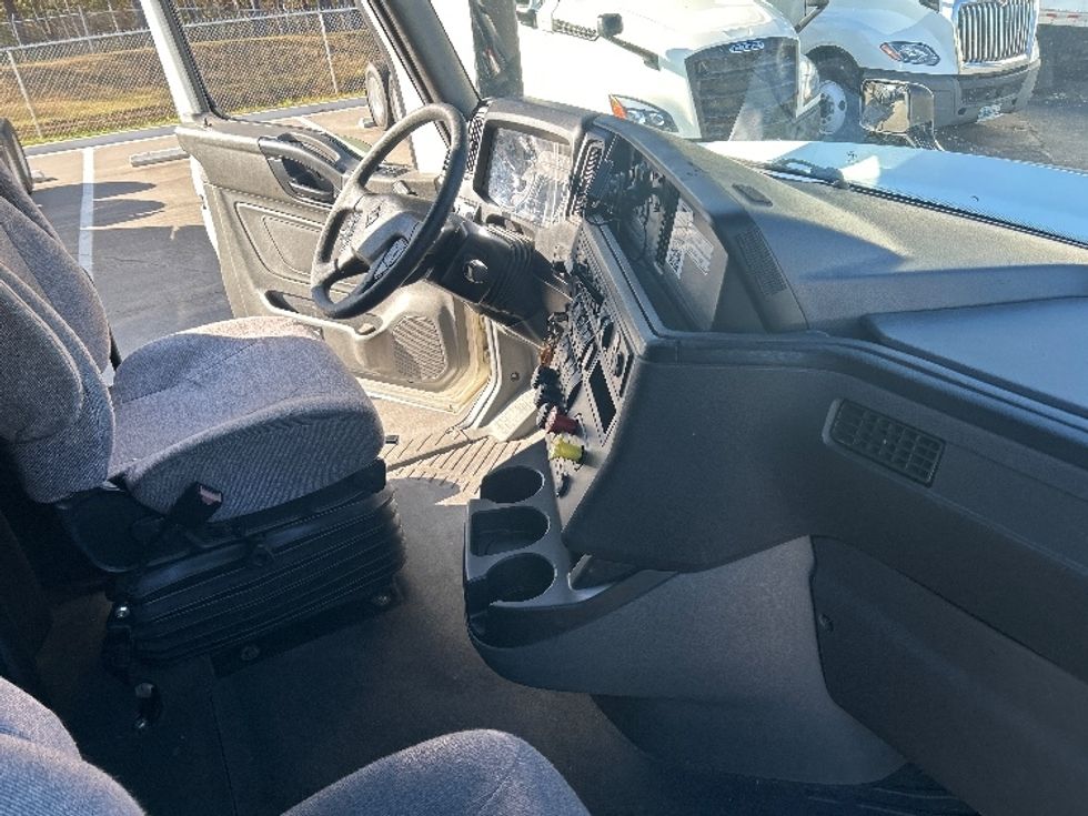 Sleeper Tractor-Heavy Duty Tractors-International-2023-LT625-Jacksonville-FL-760,120\n\t\tmiles-$ 34,000 - Image 15