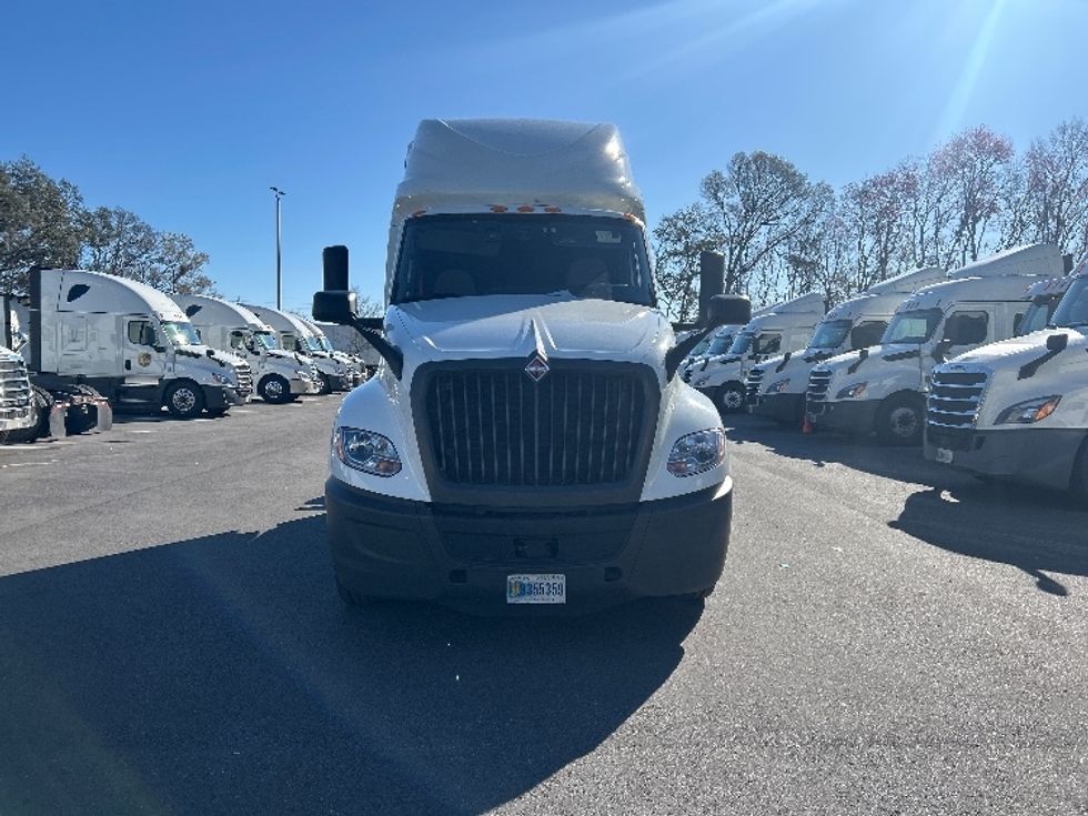 Sleeper Tractor-Heavy Duty Tractors-International-2023-LT625-Jacksonville-FL-760,120\n\t\tmiles-$ 34,000 - Image 2