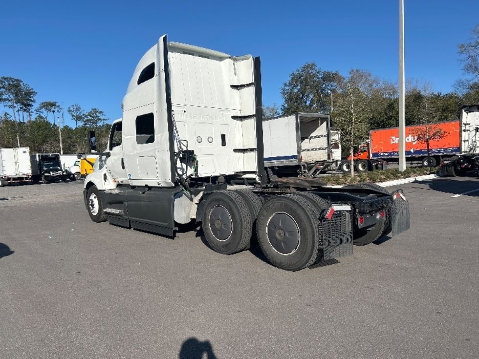 Sleeper Tractor-Heavy Duty Tractors-International-2023-LT625-Jacksonville-FL-760,120\n\t\tmiles-$ 34,000 - Image 5