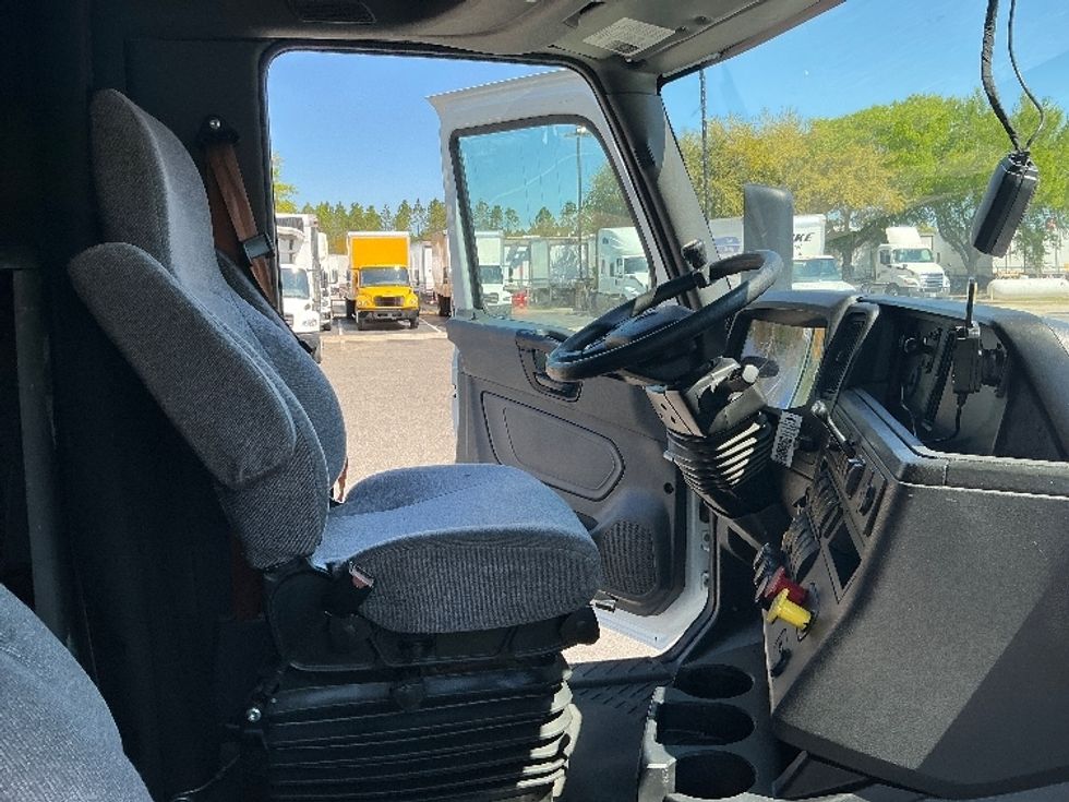 Sleeper Tractor-Heavy Duty Tractors-International-2023-LT625-Jacksonville-FL-764,390\n\t\tmiles-$ 34,000 - Image 15