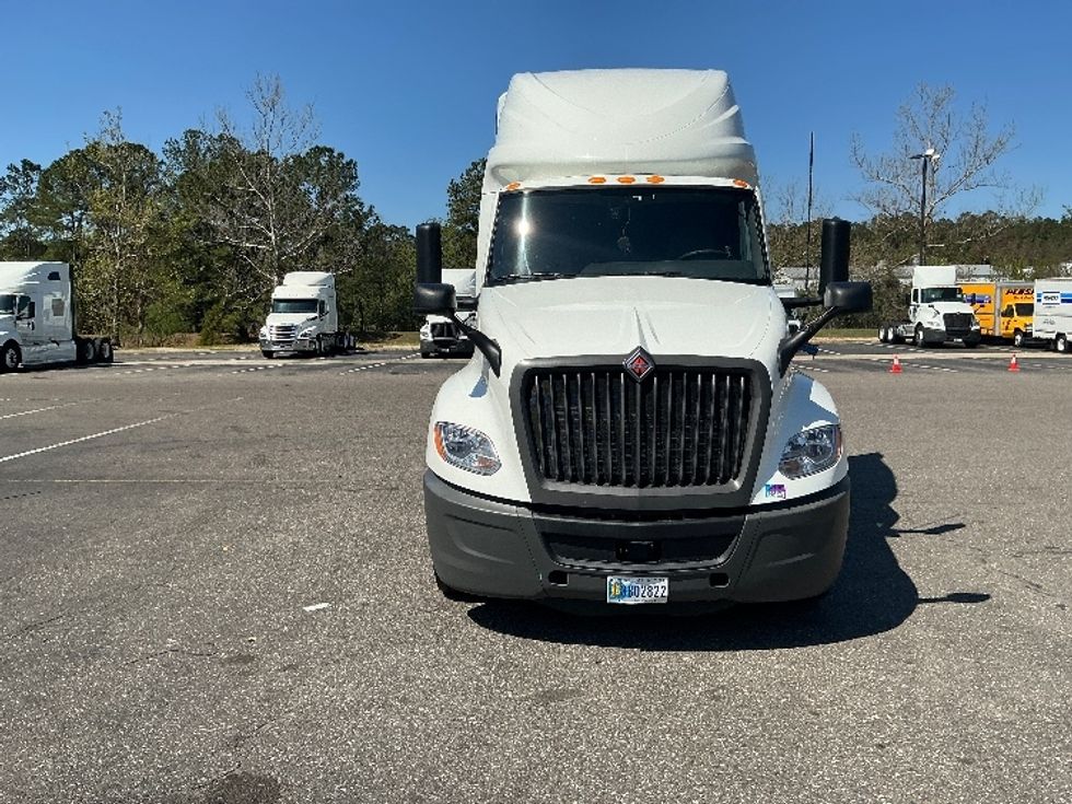 Sleeper Tractor-Heavy Duty Tractors-International-2023-LT625-Jacksonville-FL-764,390\n\t\tmiles-$ 34,000 - Image 2