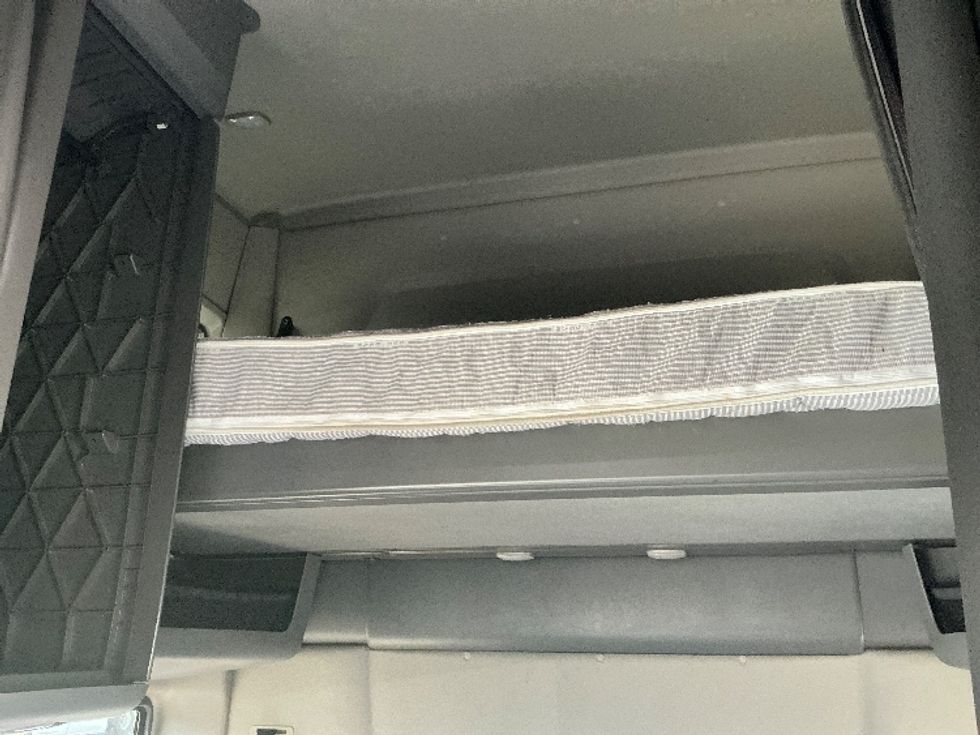 Sleeper Tractor-Heavy Duty Tractors-International-2023-LT625-Jacksonville-FL-764,390\n\t\tmiles-$ 34,000 - Image 22