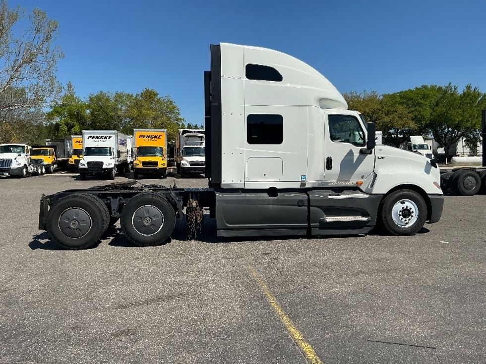 Sleeper Tractor-Heavy Duty Tractors-International-2023-LT625-Jacksonville-FL-764,390\n\t\tmiles-$ 34,000 - Image 8