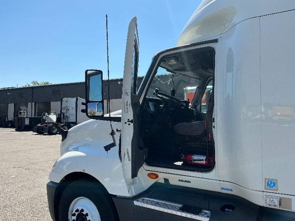 Sleeper Tractor-Heavy Duty Tractors-International-2023-LT625-Jacksonville-FL-764,390\n\t\tmiles-$ 34,000 - Image 9
