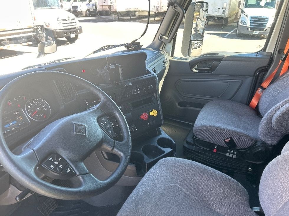 Sleeper Tractor-Heavy Duty Tractors-International-2023-LT625-Jacksonville-FL-875,044\n\t\tmiles-$ 34,000 - Image 10