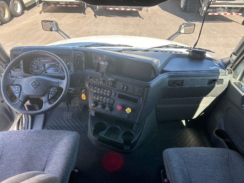 Sleeper Tractor-Heavy Duty Tractors-International-2023-LT625-Jacksonville-FL-875,044\n\t\tmiles-$ 34,000 - Image 12