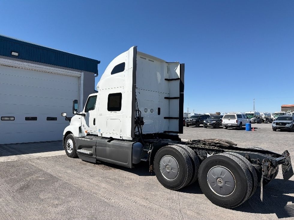 Sleeper Tractor-Heavy Duty Tractors-International-2023-LT625-Jerome-ID-800,797\n\t\tmiles-$ 34,750 - Image 5