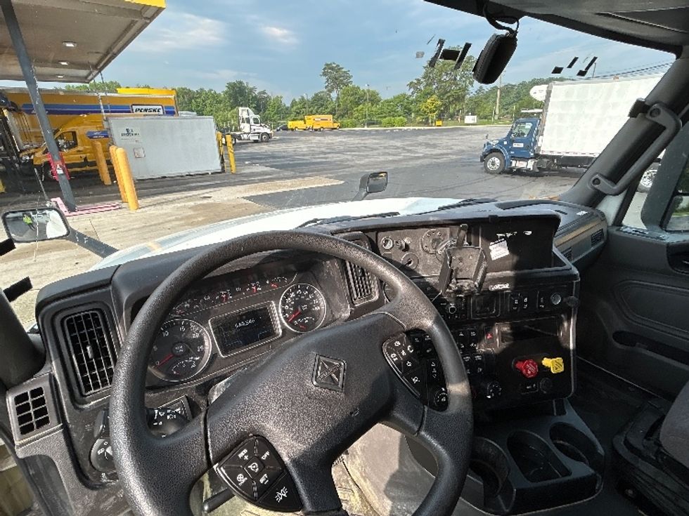 Sleeper Tractor-Heavy Duty Tractors-International-2023-LT625-Jessup-MD-540,548\n\t\tmiles-$ 60,250 - Image 8