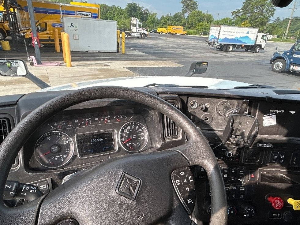 Sleeper Tractor-Heavy Duty Tractors-International-2023-LT625-Jessup-MD-540,548\n\t\tmiles-$ 60,250 - Image 9