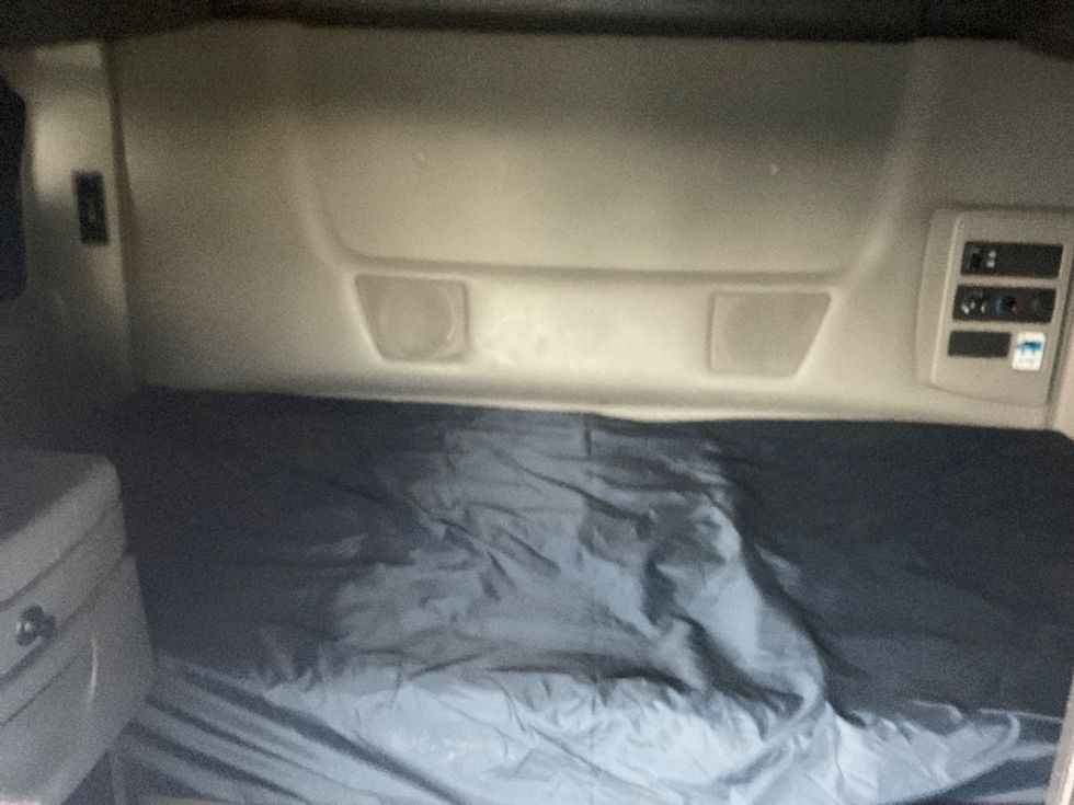 Sleeper Tractor-Heavy Duty Tractors-International-2023-LT625-Kansas City-MO-510,777\n\t\tmiles-$ 59,000 - Image 16