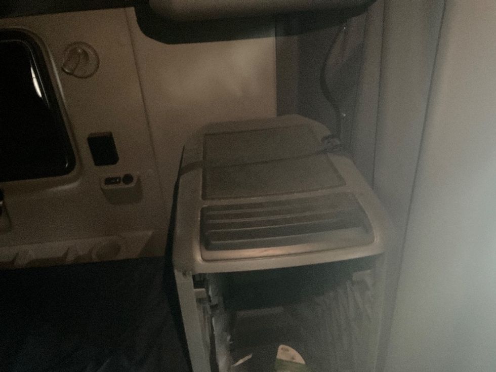 Sleeper Tractor-Heavy Duty Tractors-International-2023-LT625-Kansas City-MO-510,777\n\t\tmiles-$ 59,000 - Image 18