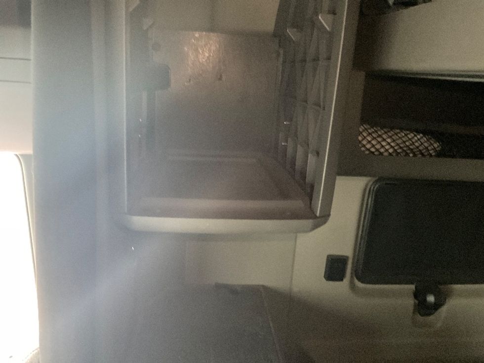 Sleeper Tractor-Heavy Duty Tractors-International-2023-LT625-Kansas City-MO-510,777\n\t\tmiles-$ 59,000 - Image 19