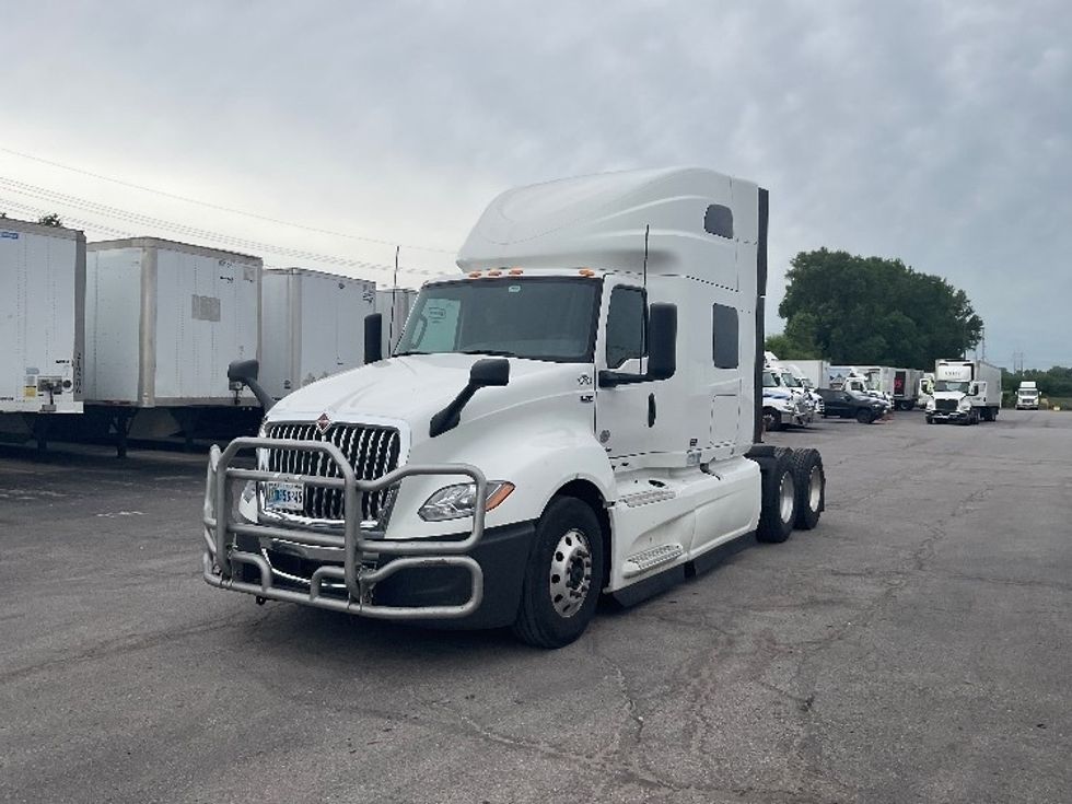 Sleeper Tractor-Heavy Duty Tractors-International-2023-LT625-Kansas City-MO-510,777\n\t\tmiles-$ 59,000 - Image 3