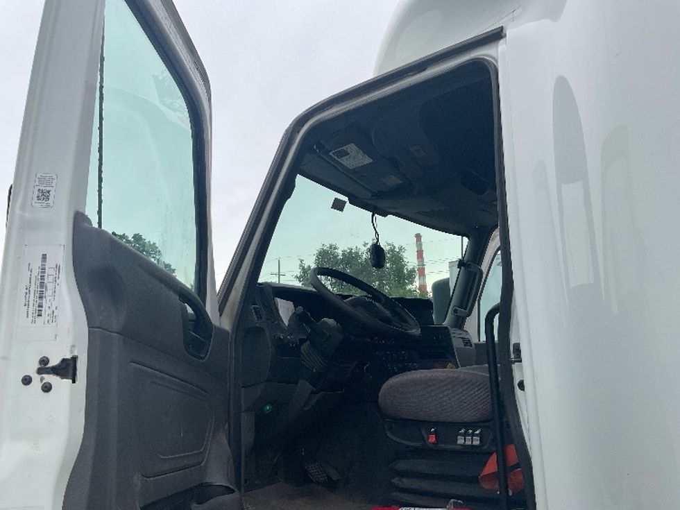 Sleeper Tractor-Heavy Duty Tractors-International-2023-LT625-Kansas City-MO-510,777\n\t\tmiles-$ 59,000 - Image 9