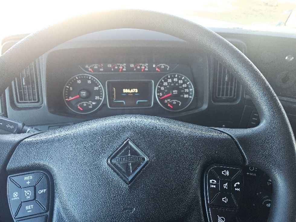 Sleeper Tractor-Heavy Duty Tractors-International-2023-LT625-Kansas City-MO-586,674\n\t\tmiles-$ 51,500 - Image 10