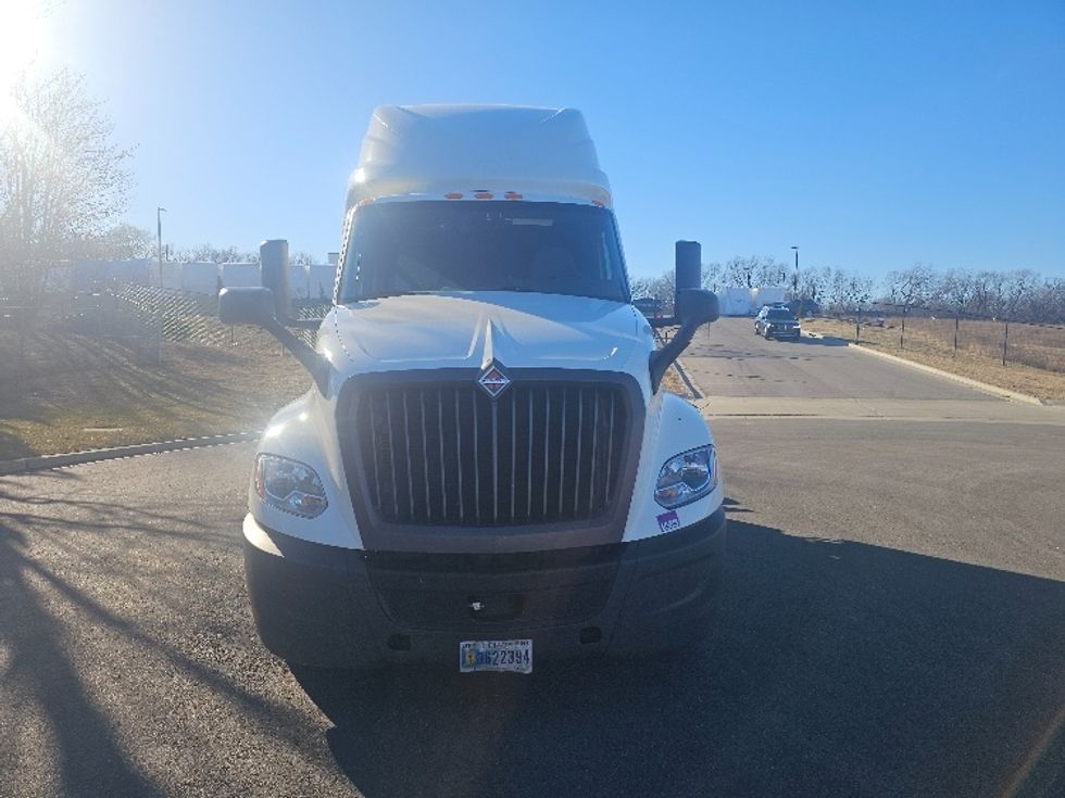 Sleeper Tractor-Heavy Duty Tractors-International-2023-LT625-Kansas City-MO-586,674\n\t\tmiles-$ 51,500 - Image 2