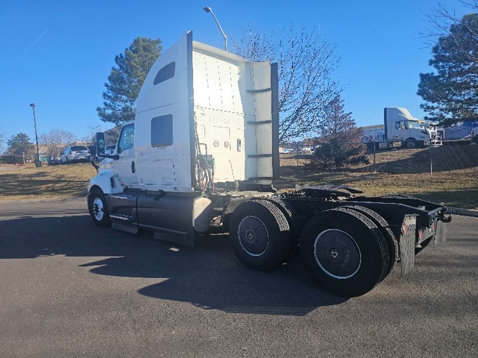 Sleeper Tractor-Heavy Duty Tractors-International-2023-LT625-Kansas City-MO-586,674\n\t\tmiles-$ 51,500 - Image 4
