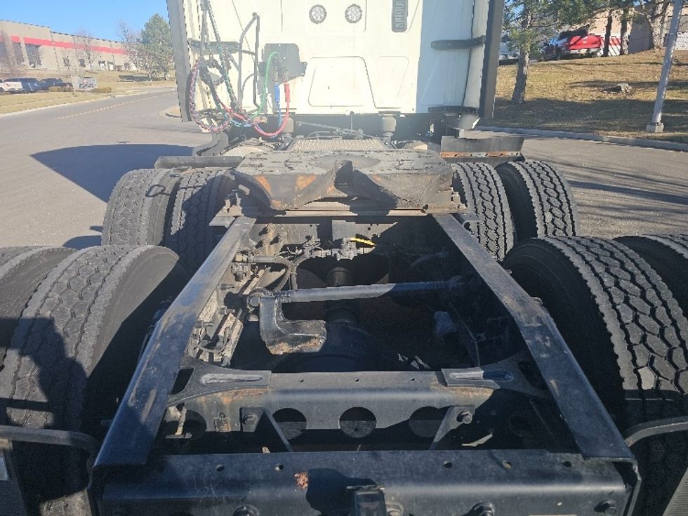 Sleeper Tractor-Heavy Duty Tractors-International-2023-LT625-Kansas City-MO-586,674\n\t\tmiles-$ 51,500 - Image 5