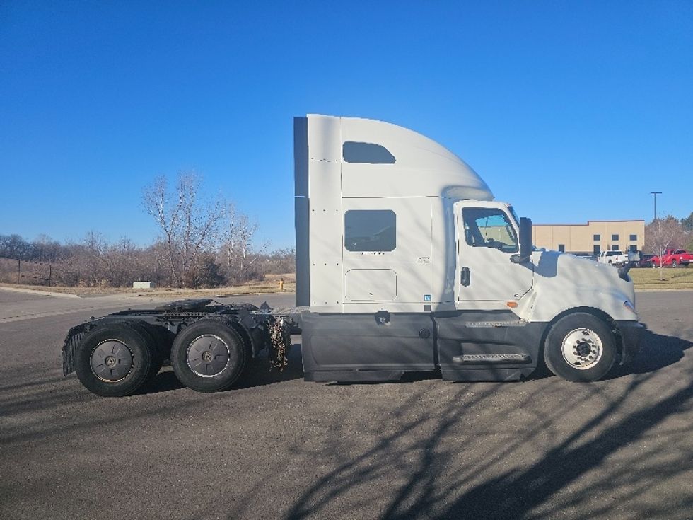Sleeper Tractor-Heavy Duty Tractors-International-2023-LT625-Kansas City-MO-586,674\n\t\tmiles-$ 51,500 - Image 7