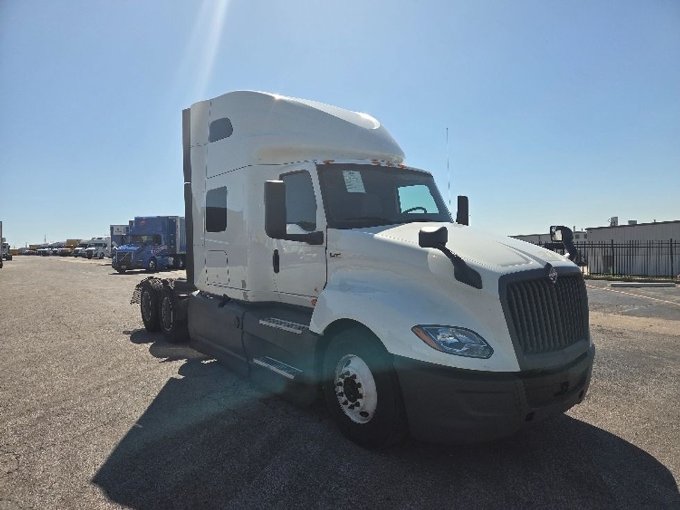 Sleeper Tractor-Heavy Duty Tractors-International-2023-LT625-Kansas City-MO-646,702\n\t\tmiles-$ 47,500 - Image 1