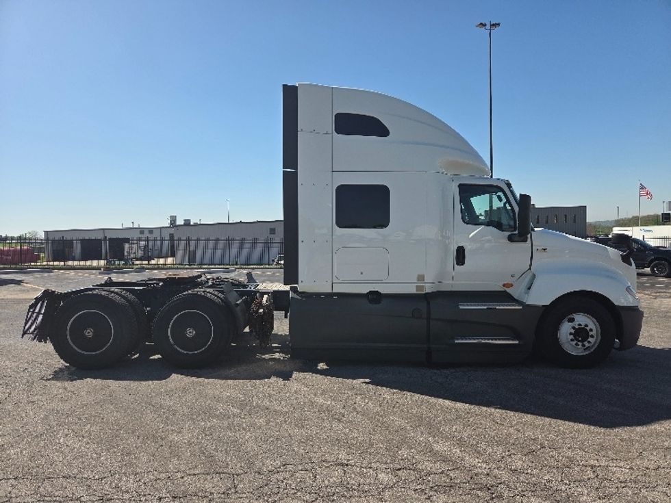 Sleeper Tractor-Heavy Duty Tractors-International-2023-LT625-Kansas City-MO-646,702\n\t\tmiles-$ 47,500 - Image 8