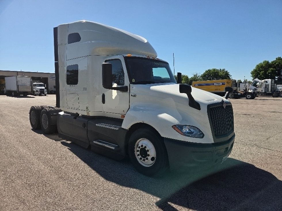 Sleeper Tractor-Heavy Duty Tractors-International-2023-LT625-Kansas City-MO-659,685\n\t\tmiles-$ 49,250 - Image 1
