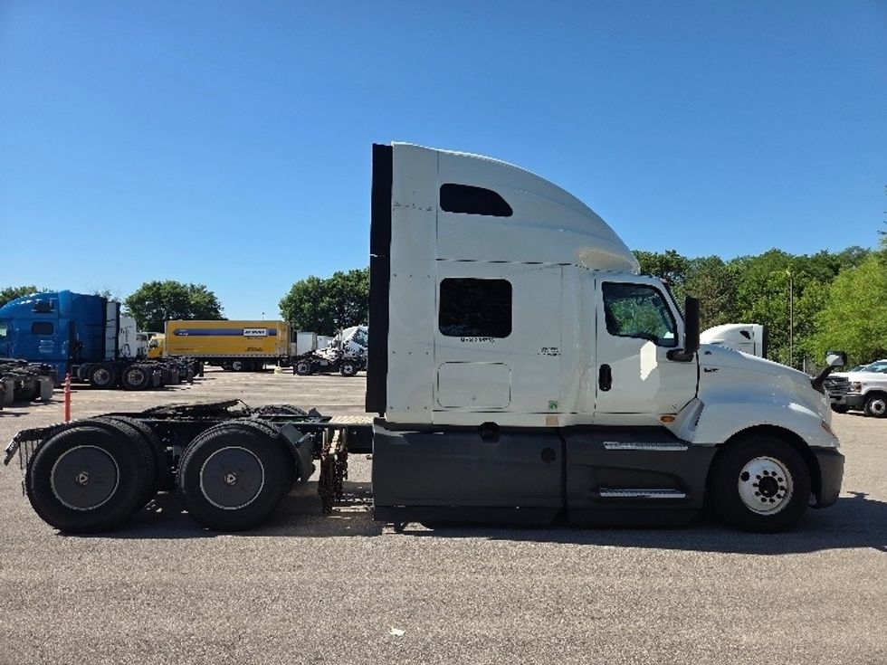 Sleeper Tractor-Heavy Duty Tractors-International-2023-LT625-Kansas City-MO-659,685\n\t\tmiles-$ 49,250 - Image 8