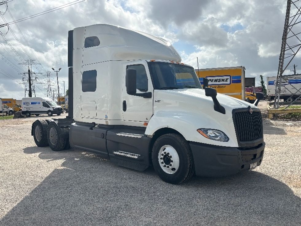 Sleeper Tractor-Heavy Duty Tractors-International-2023-LT625-Katy-TX-506,302\n\t\tmiles-$ 59,500 - Image 1