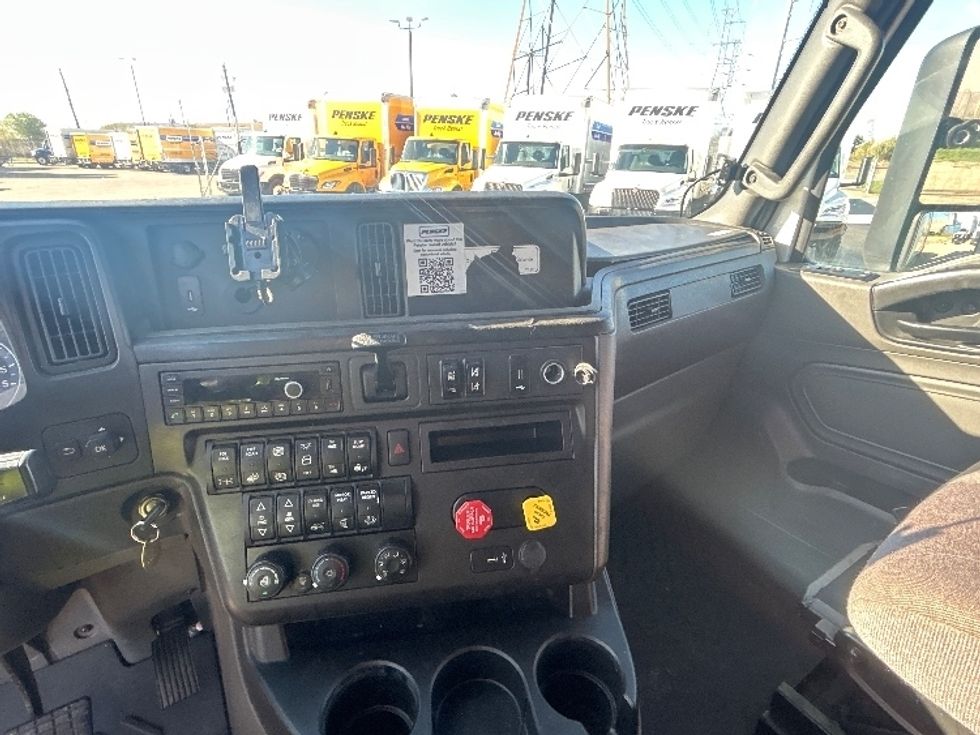 Sleeper Tractor-Heavy Duty Tractors-International-2023-LT625-Katy-TX-506,302\n\t\tmiles-$ 59,500 - Image 12