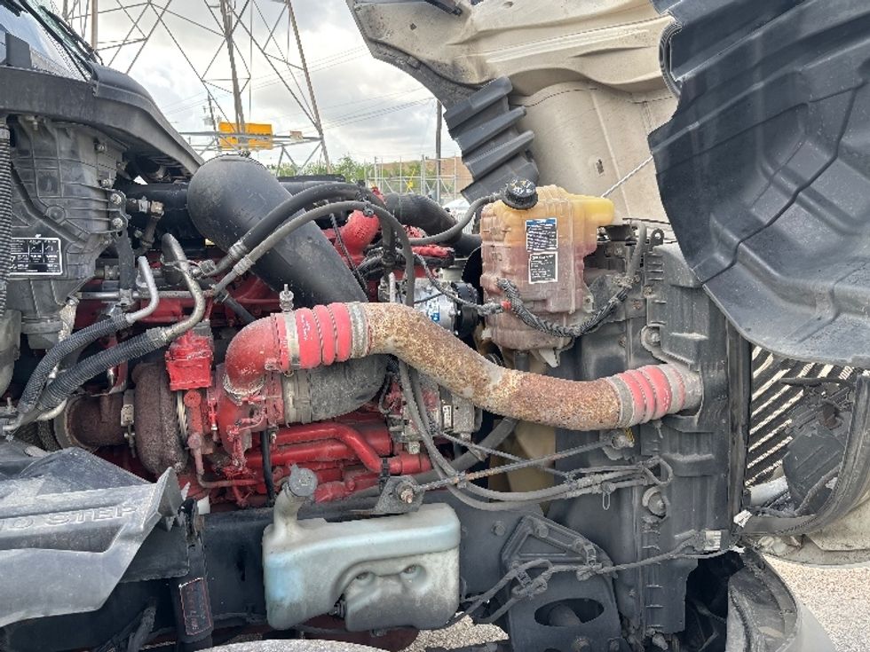 Sleeper Tractor-Heavy Duty Tractors-International-2023-LT625-Katy-TX-506,302\n\t\tmiles-$ 59,500 - Image 17