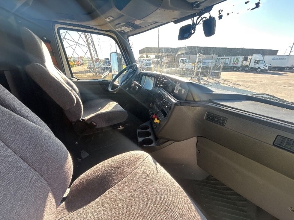 Sleeper Tractor-Heavy Duty Tractors-International-2023-LT625-Katy-TX-506,302\n\t\tmiles-$ 59,500 - Image 19