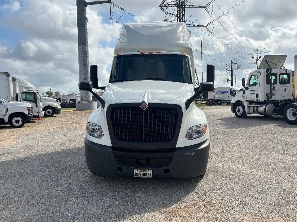 Sleeper Tractor-Heavy Duty Tractors-International-2023-LT625-Katy-TX-506,302\n\t\tmiles-$ 59,500 - Image 2