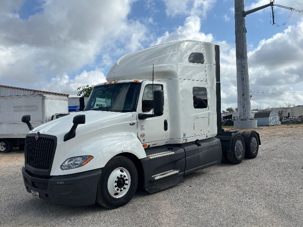 Sleeper Tractor-Heavy Duty Tractors-International-2023-LT625-Katy-TX-506,302\n\t\tmiles-$ 59,500 - Image 3