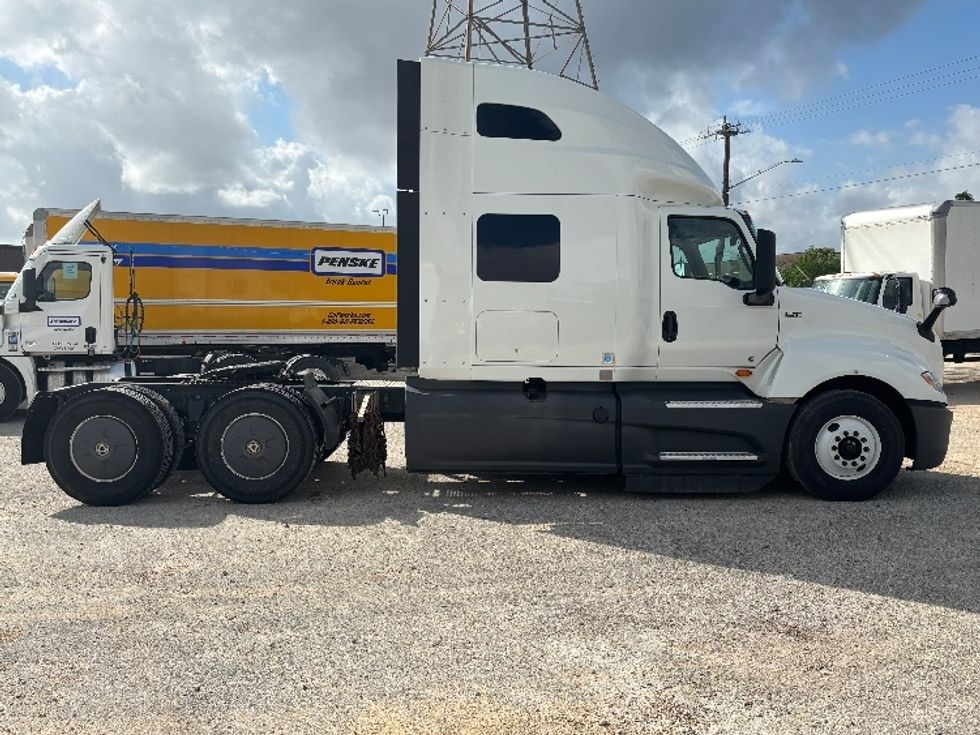Sleeper Tractor-Heavy Duty Tractors-International-2023-LT625-Katy-TX-506,302\n\t\tmiles-$ 59,500 - Image 8