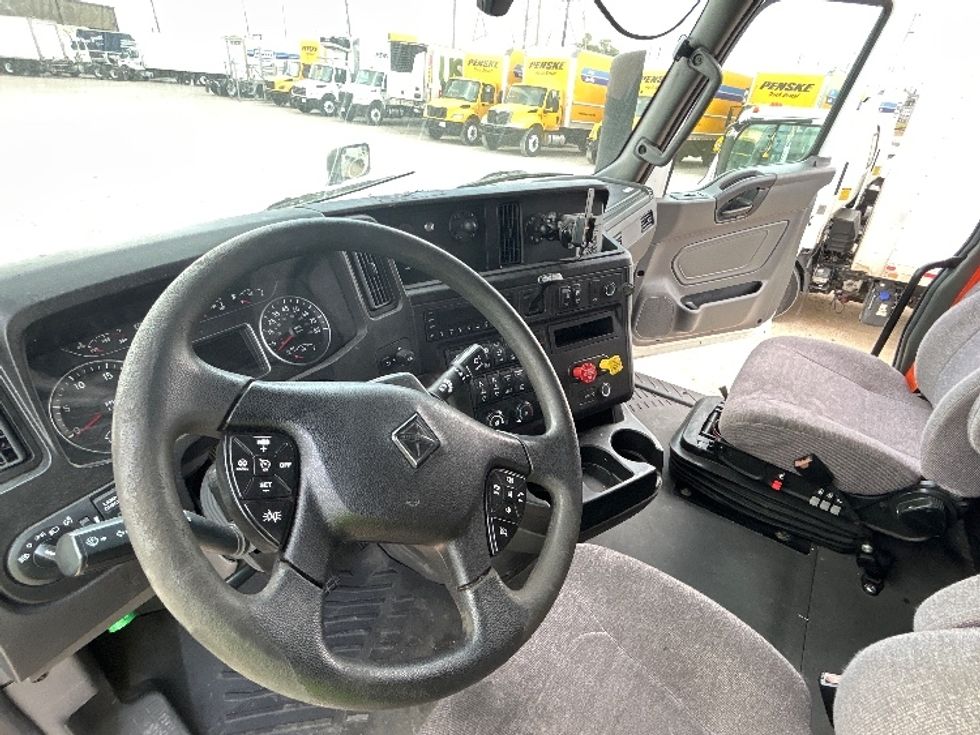 Sleeper Tractor-Heavy Duty Tractors-International-2023-LT625-Katy-TX-537,462\n\t\tmiles-$ 56,250 - Image 10