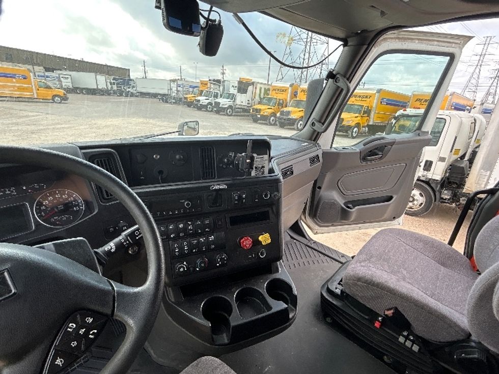 Sleeper Tractor-Heavy Duty Tractors-International-2023-LT625-Katy-TX-537,462\n\t\tmiles-$ 56,250 - Image 12
